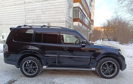 Mitsubishi Pajero IV, 2013 год, 2 400 000 рублей, 4 фотография