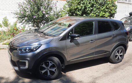 Renault Kaptur I рестайлинг, 2017 год, 1 649 000 рублей, 24 фотография