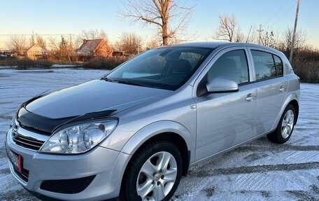 Opel Astra H, 2011 год, 830 000 рублей, 1 фотография