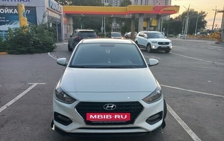 Hyundai Solaris II рестайлинг, 2018 год, 880 000 рублей, 14 фотография