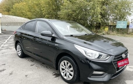 Hyundai Solaris II рестайлинг, 2017 год, 1 100 000 рублей, 2 фотография