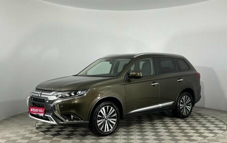 Mitsubishi Outlander III рестайлинг 3, 2021 год, 3 097 000 рублей, 1 фотография