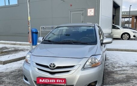 Toyota Yaris III рестайлинг, 2008 год, 1 000 000 рублей, 11 фотография