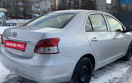 Toyota Yaris III рестайлинг, 2008 год, 1 000 000 рублей, 7 фотография