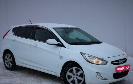 Hyundai Solaris II рестайлинг, 2012 год, 810 000 рублей, 3 фотография