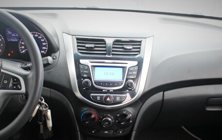 Hyundai Solaris II рестайлинг, 2012 год, 810 000 рублей, 16 фотография