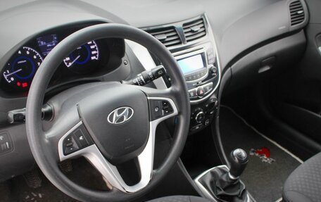 Hyundai Solaris II рестайлинг, 2012 год, 810 000 рублей, 14 фотография