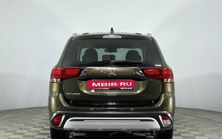 Mitsubishi Outlander III рестайлинг 3, 2021 год, 3 097 000 рублей, 5 фотография