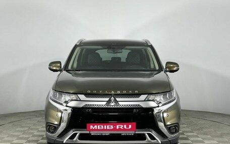 Mitsubishi Outlander III рестайлинг 3, 2021 год, 3 097 000 рублей, 2 фотография