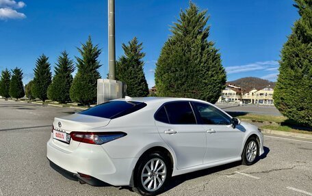 Toyota Camry, 2021 год, 2 250 000 рублей, 2 фотография