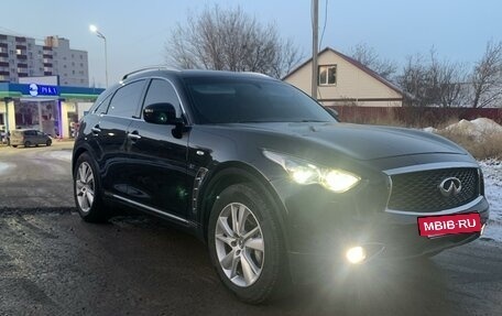 Infiniti QX70, 2017 год, 3 050 000 рублей, 2 фотография