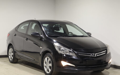 Hyundai Solaris II рестайлинг, 2015 год, 674 000 рублей, 2 фотография