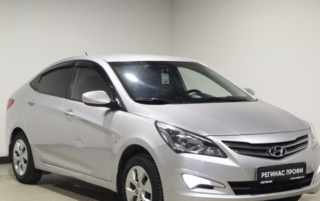 Hyundai Solaris II рестайлинг, 2015 год, 875 000 рублей, 2 фотография