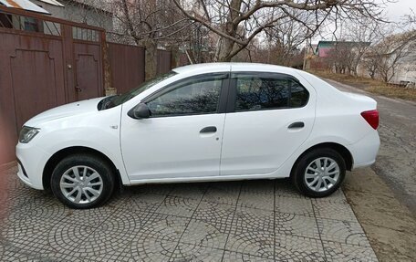 Renault Logan II, 2019 год, 840 000 рублей, 2 фотография