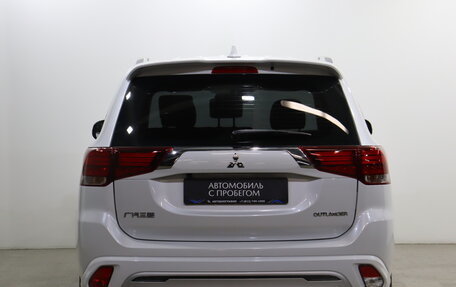 Mitsubishi Outlander III рестайлинг 3, 2022 год, 2 690 000 рублей, 7 фотография