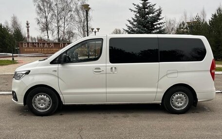 Hyundai H-1 II рестайлинг, 2020 год, 3 400 000 рублей, 4 фотография