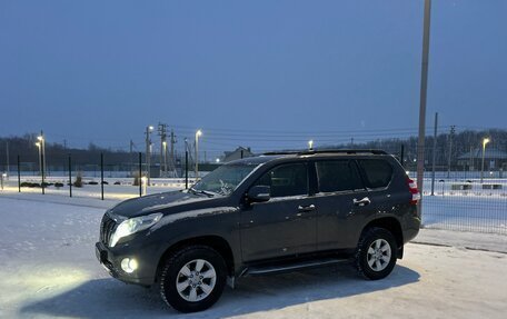 Toyota Land Cruiser Prado 150 рестайлинг 2, 2014 год, 3 400 000 рублей, 3 фотография