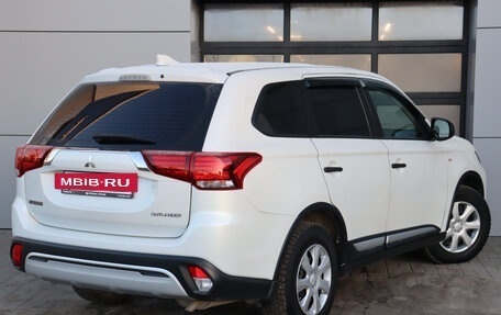 Mitsubishi Outlander III рестайлинг 3, 2019 год, 2 049 000 рублей, 4 фотография