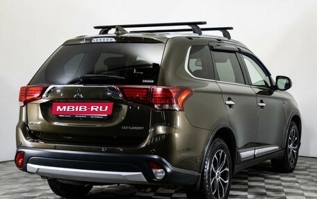 Mitsubishi Outlander III рестайлинг 3, 2017 год, 2 849 000 рублей, 5 фотография