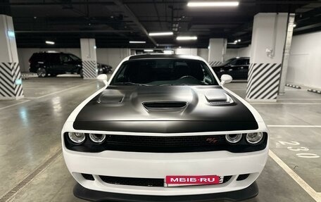 Dodge Challenger III рестайлинг 2, 2021 год, 5 500 000 рублей, 4 фотография