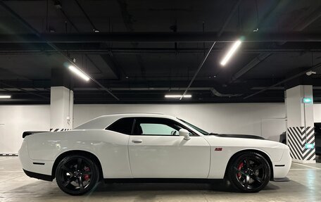 Dodge Challenger III рестайлинг 2, 2021 год, 5 500 000 рублей, 11 фотография