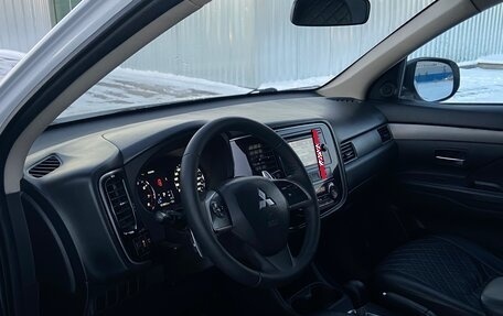 Mitsubishi Outlander III рестайлинг 3, 2012 год, 1 390 000 рублей, 5 фотография