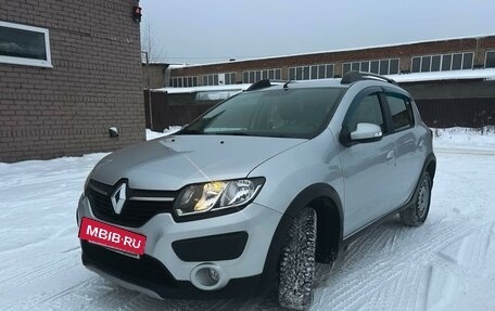 Renault Sandero II рестайлинг, 2015 год, 980 000 рублей, 21 фотография