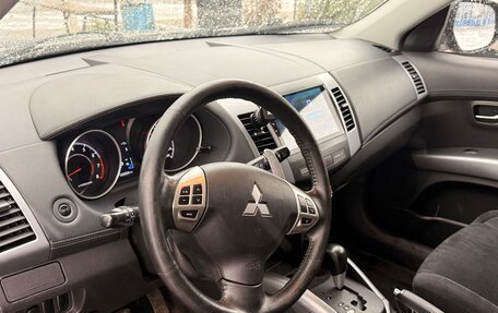 Mitsubishi Outlander III рестайлинг 3, 2012 год, 1 355 000 рублей, 8 фотография