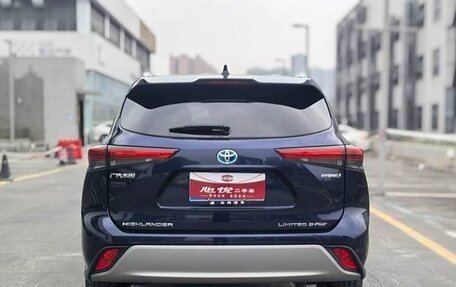 Toyota Highlander, 2022 год, 4 165 000 рублей, 5 фотография