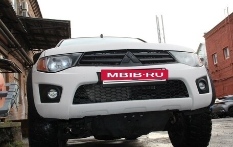 Mitsubishi L200 IV рестайлинг, 2012 год, 1 290 000 рублей, 2 фотография