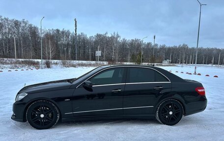 Mercedes-Benz E-Класс, 2011 год, 1 900 000 рублей, 3 фотография