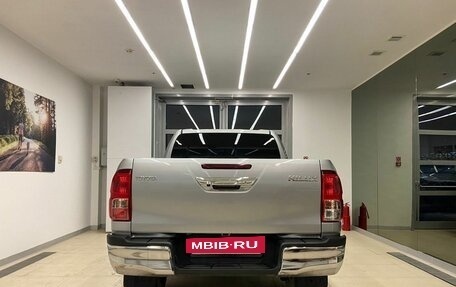 Toyota Hilux VIII, 2020 год, 4 200 000 рублей, 5 фотография