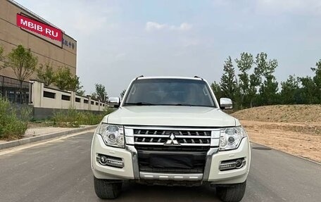 Mitsubishi Pajero IV, 2019 год, 3 999 123 рублей, 2 фотография