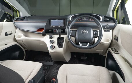 Toyota Sienta II, 2016 год, 1 349 000 рублей, 6 фотография