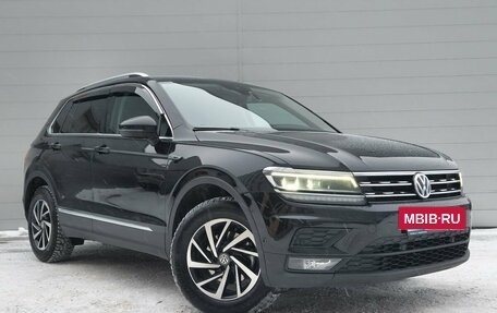 Volkswagen Tiguan II, 2018 год, 2 383 000 рублей, 3 фотография