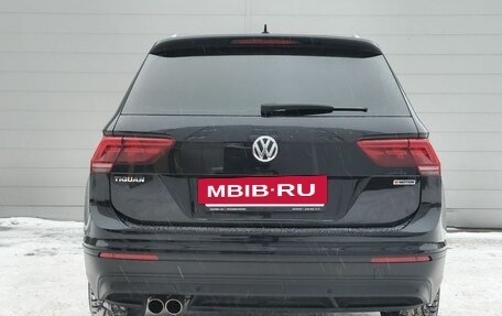 Volkswagen Tiguan II, 2018 год, 2 383 000 рублей, 6 фотография