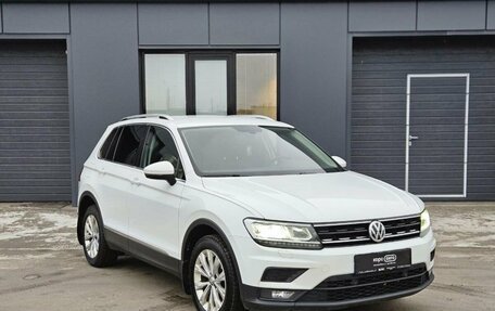 Volkswagen Tiguan II, 2018 год, 2 410 000 рублей, 1 фотография