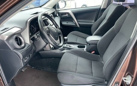 Toyota RAV4, 2017 год, 2 100 000 рублей, 10 фотография