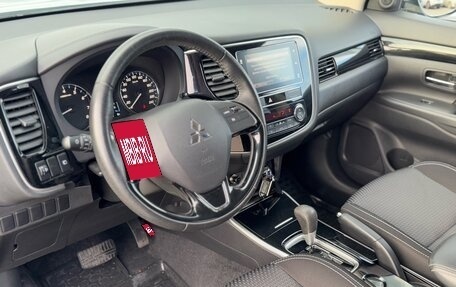 Mitsubishi Outlander III рестайлинг 3, 2018 год, 2 200 000 рублей, 11 фотография