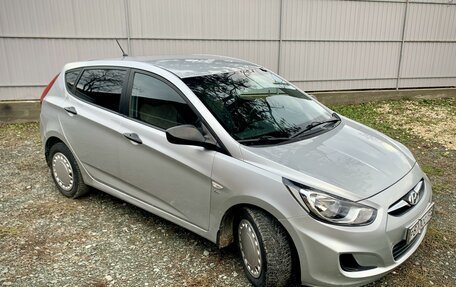 Hyundai Solaris II рестайлинг, 2011 год, 865 000 рублей, 7 фотография