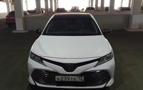 Toyota Camry, 2018 год, 1 930 000 рублей, 1 фотография