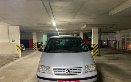 Volkswagen Sharan I рестайлинг, 2003 год, 550 000 рублей, 1 фотография