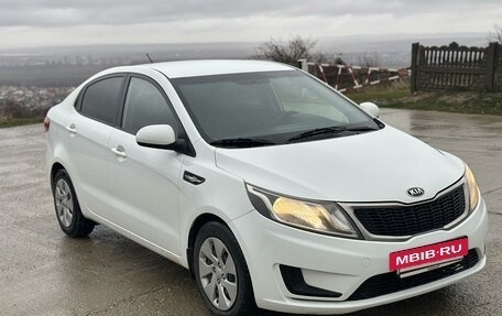 KIA Rio III рестайлинг, 2014 год, 880 000 рублей, 2 фотография