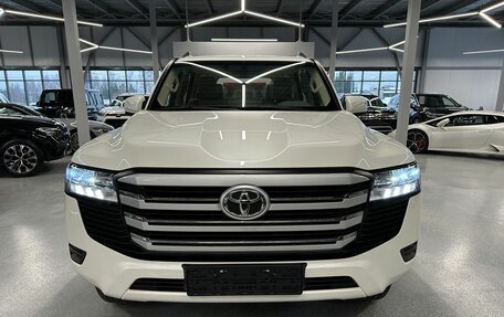 Toyota Land Cruiser, 2022 год, 13 000 000 рублей, 2 фотография