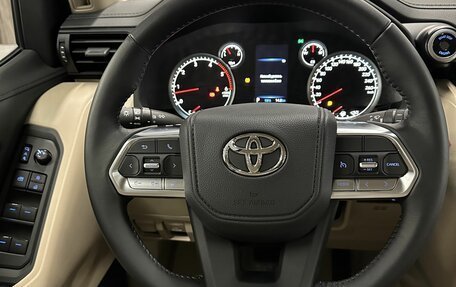 Toyota Land Cruiser, 2022 год, 13 000 000 рублей, 14 фотография