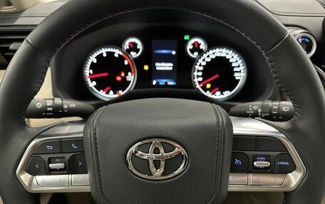 Toyota Land Cruiser, 2022 год, 13 000 000 рублей, 15 фотография