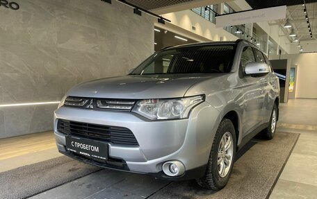 Mitsubishi Outlander III рестайлинг 3, 2012 год, 1 349 000 рублей, 2 фотография