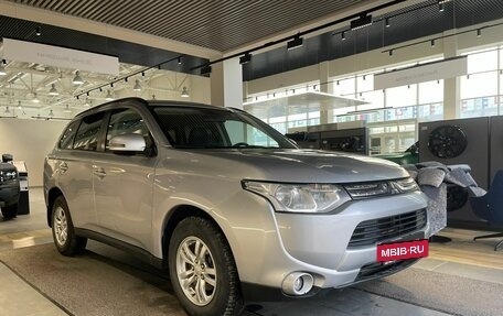 Mitsubishi Outlander III рестайлинг 3, 2012 год, 1 349 000 рублей, 3 фотография