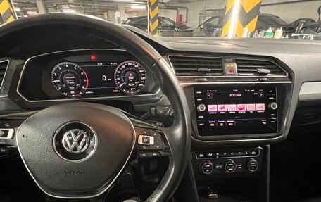 Volkswagen Tiguan II, 2018 год, 3 900 000 рублей, 8 фотография