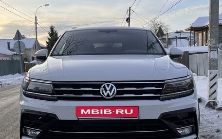 Volkswagen Tiguan II, 2018 год, 3 900 000 рублей, 2 фотография